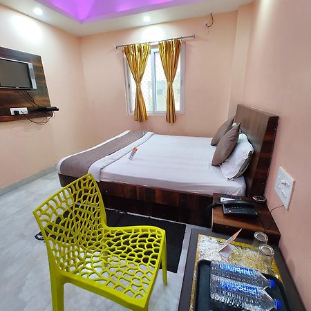 "Hotel Aradhya Puri"- Luxur- Room With Sea-View - Prime Location With Parking Facilities - Best Hotel In بوري المظهر الخارجي الصورة