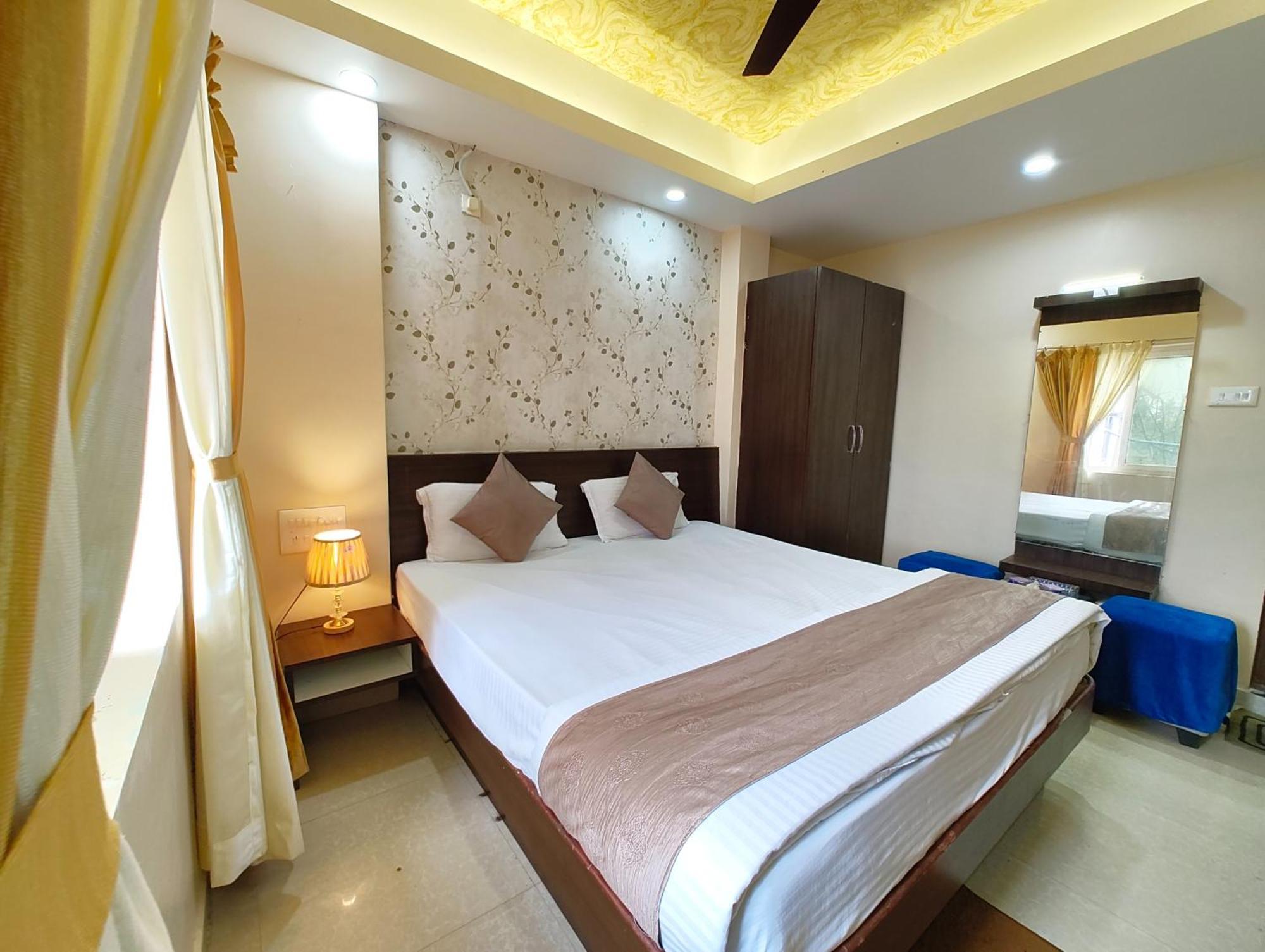 "Hotel Aradhya Puri"- Luxur- Room With Sea-View - Prime Location With Parking Facilities - Best Hotel In بوري المظهر الخارجي الصورة