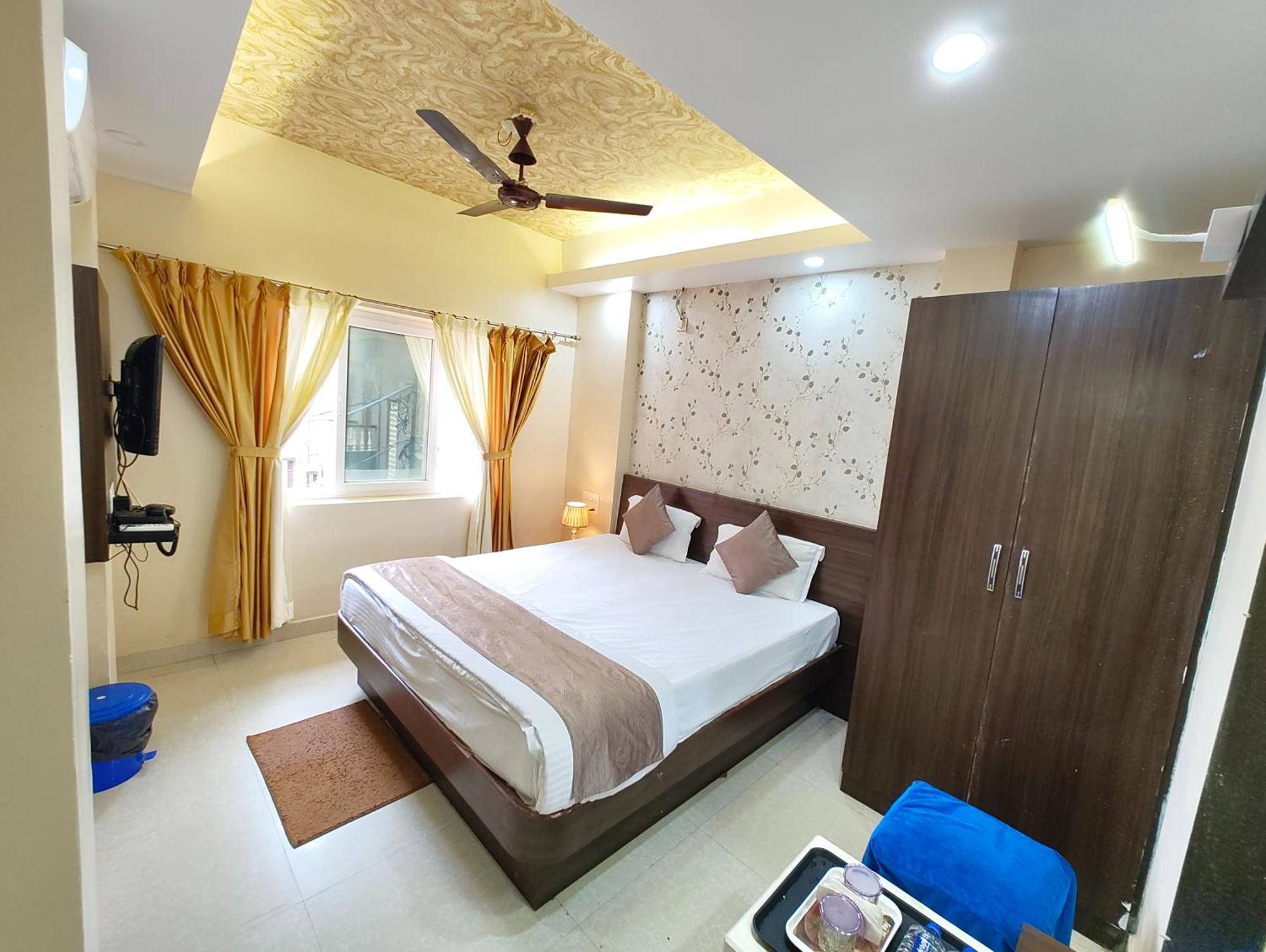 "Hotel Aradhya Puri"- Luxur- Room With Sea-View - Prime Location With Parking Facilities - Best Hotel In بوري المظهر الخارجي الصورة