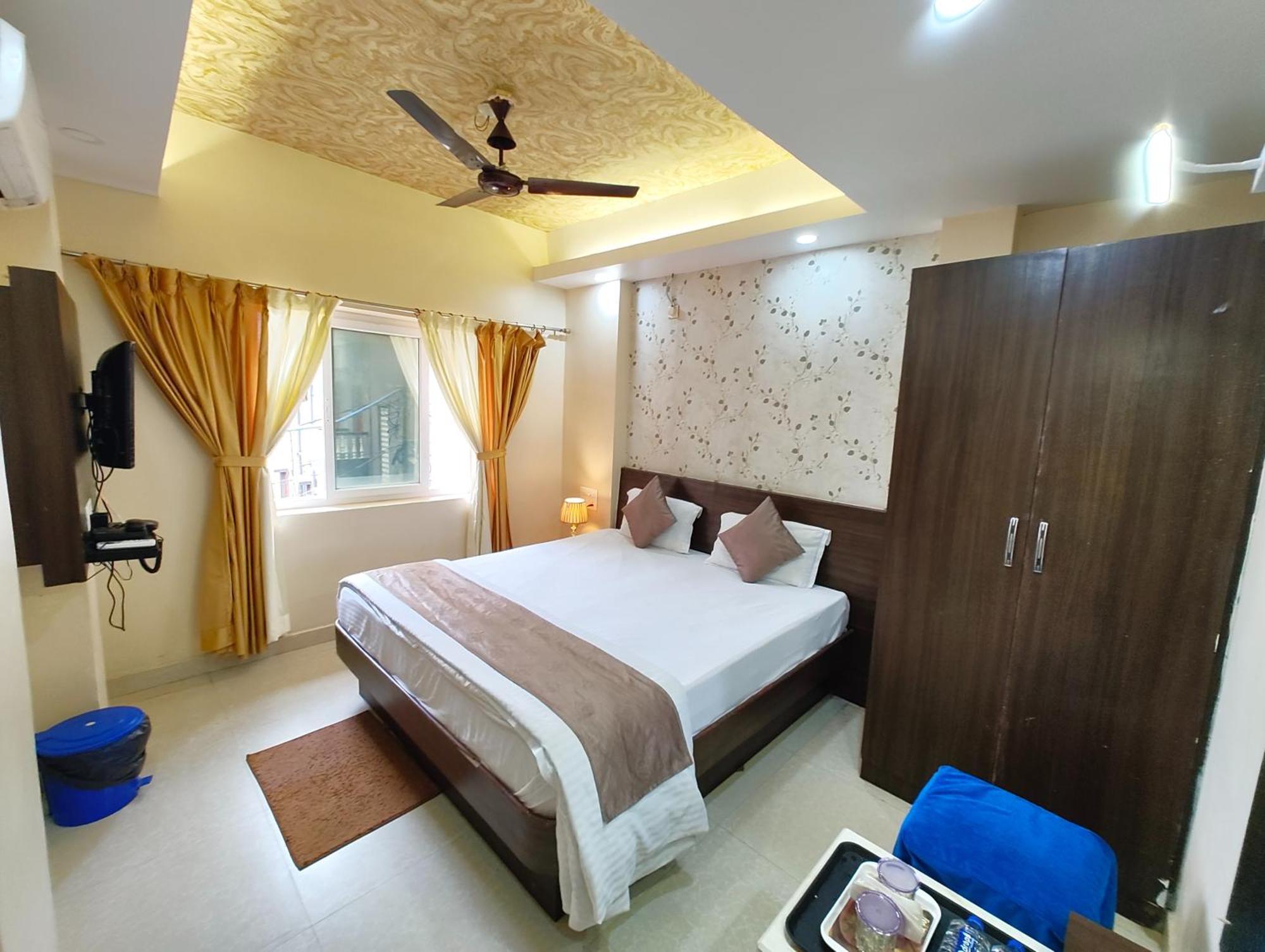 "Hotel Aradhya Puri"- Luxur- Room With Sea-View - Prime Location With Parking Facilities - Best Hotel In بوري المظهر الخارجي الصورة