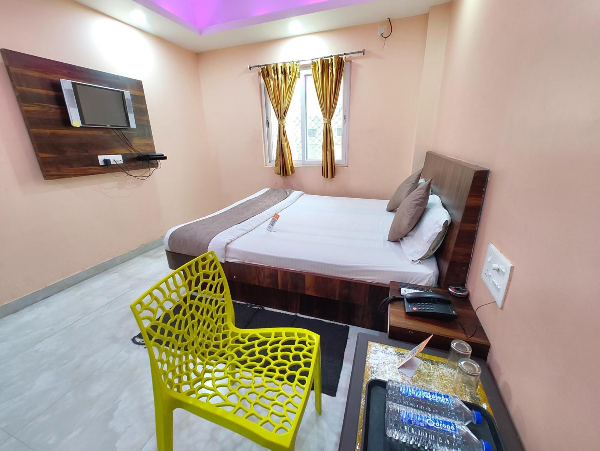 "Hotel Aradhya Puri"- Luxur- Room With Sea-View - Prime Location With Parking Facilities - Best Hotel In بوري المظهر الخارجي الصورة