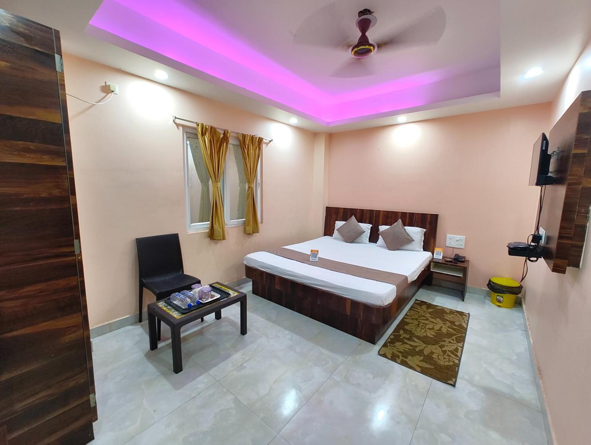 "Hotel Aradhya Puri"- Luxur- Room With Sea-View - Prime Location With Parking Facilities - Best Hotel In بوري المظهر الخارجي الصورة