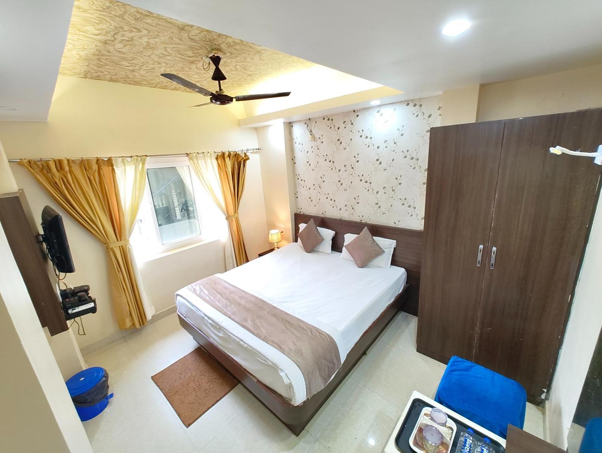 "Hotel Aradhya Puri"- Luxur- Room With Sea-View - Prime Location With Parking Facilities - Best Hotel In بوري المظهر الخارجي الصورة