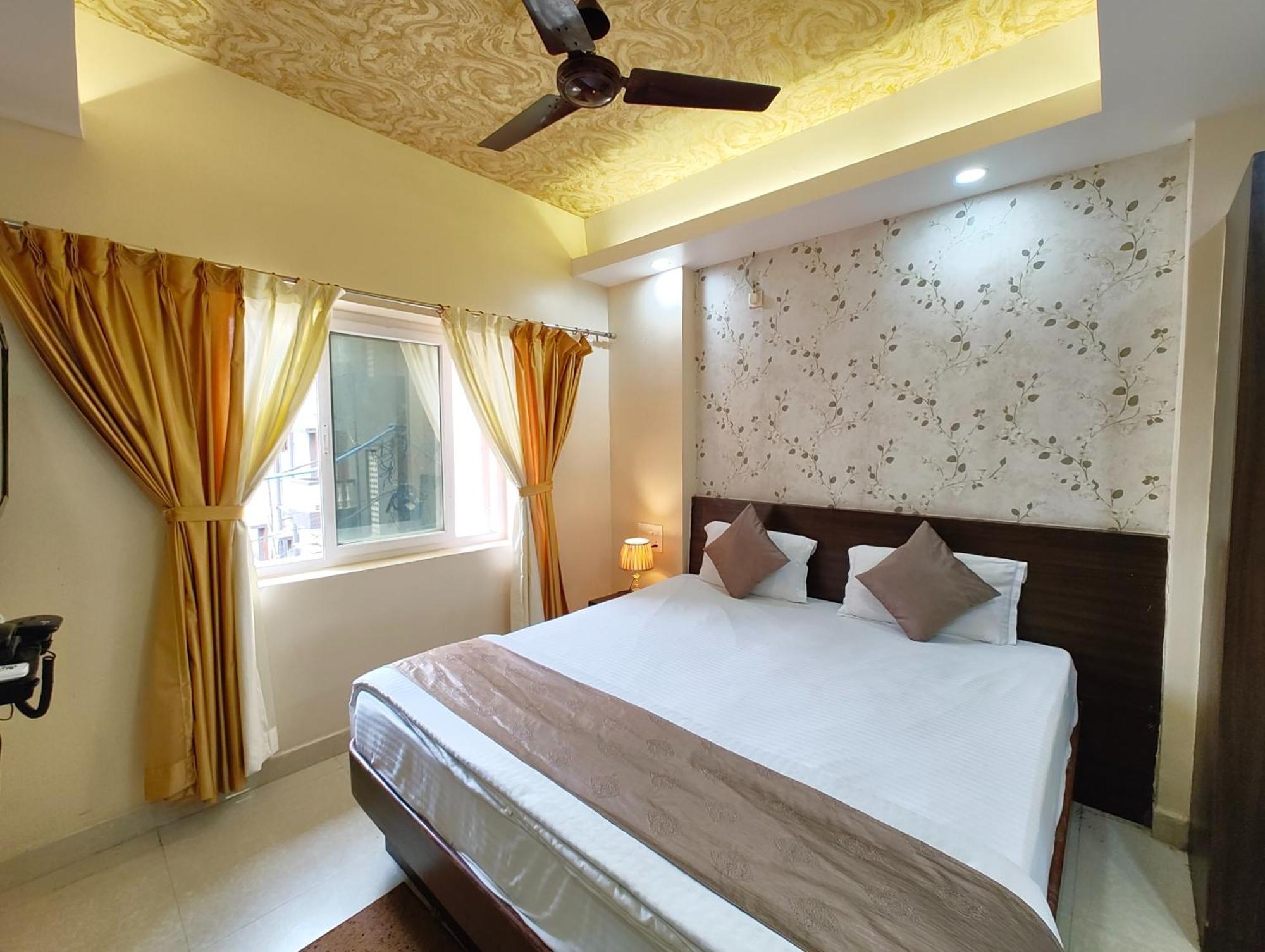 "Hotel Aradhya Puri"- Luxur- Room With Sea-View - Prime Location With Parking Facilities - Best Hotel In بوري المظهر الخارجي الصورة